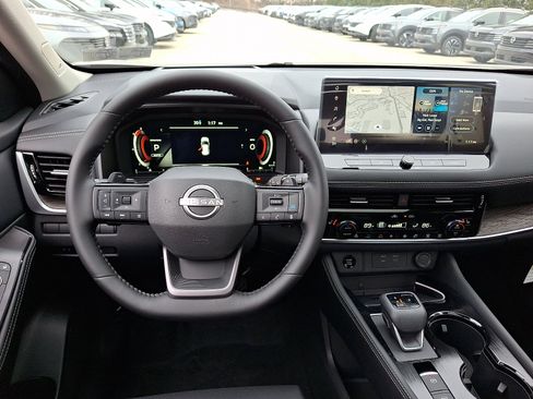 New 2026 Nissan Rogue Platinum image 9