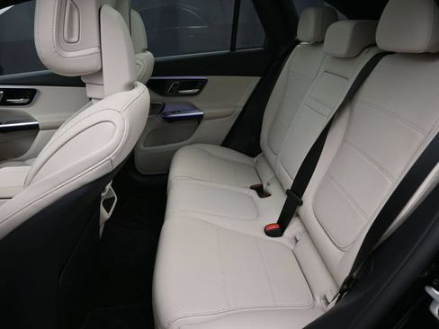 New 2025 Mercedes-Benz GLC 300 image 23