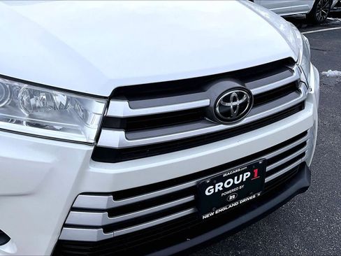 Used 2018 Toyota Highlander LE w/ Carpet Mat Package (TMS) image 57