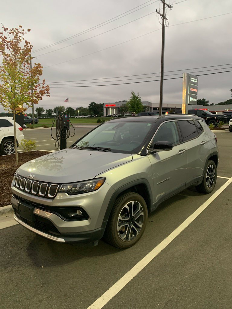 Used 2022 Jeep Compass Limited w/ Sun and Sound Group AWD/4WD image 1