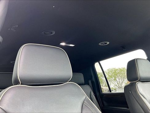 Used 2024 Chevrolet Suburban Premier AWD/4WD image 21