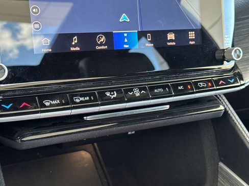 Used 2023 Jeep Wagoneer L Series III w/ Premium Group I AWD/4WD image 23