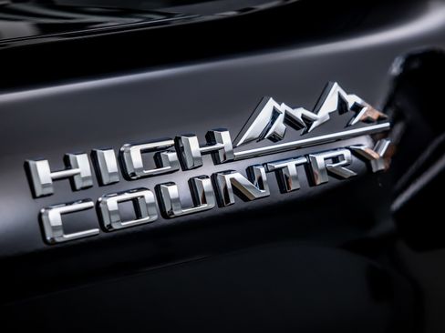 Used 2025 Chevrolet Silverado 2500 High Country w/ High Country Premium Package image 18