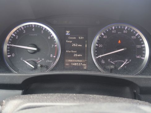 Used 2017 Toyota Highlander SE AWD/4WD image 2