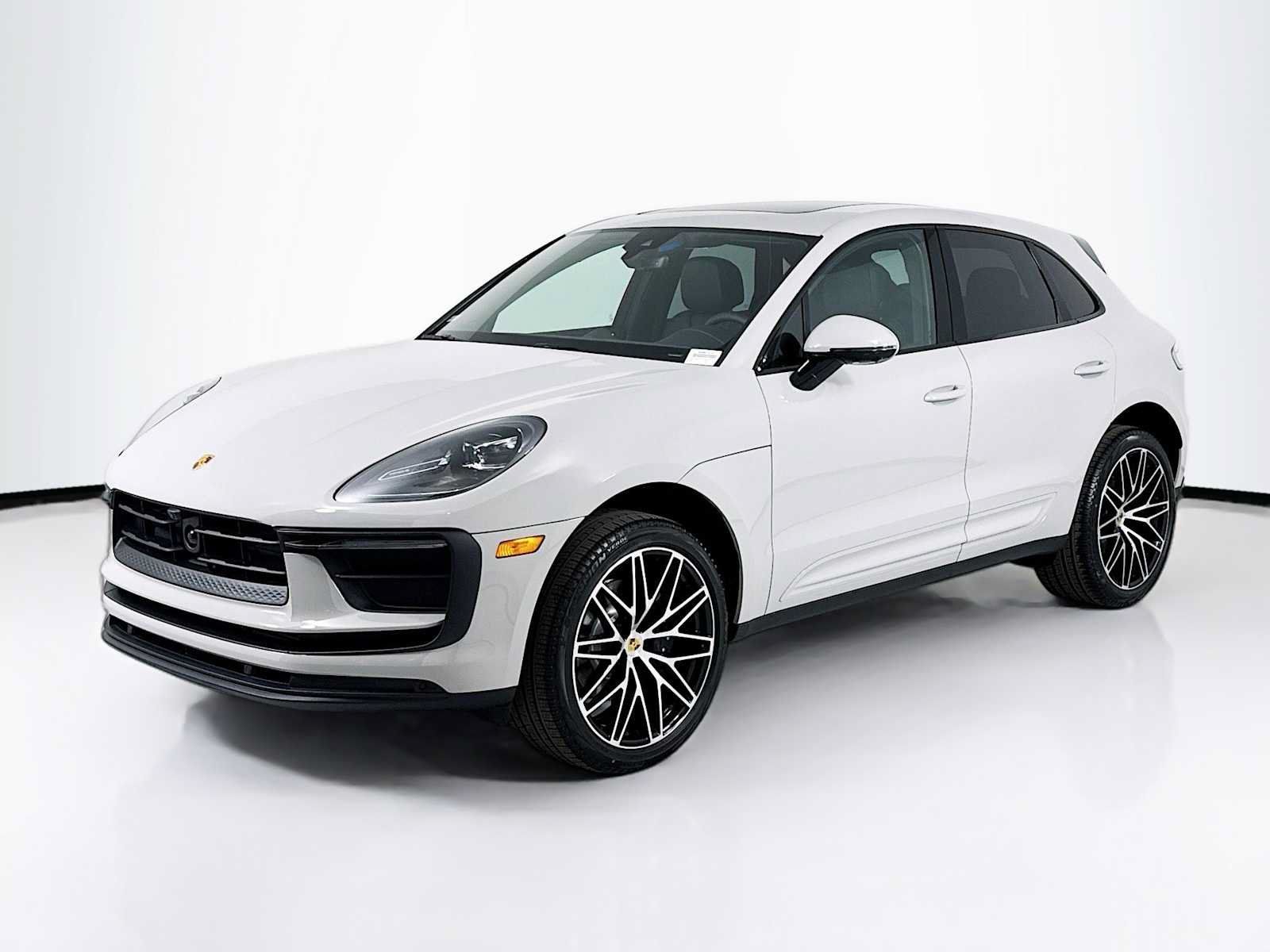 Used 2026 Porsche Macan AWD/4WD image 1
