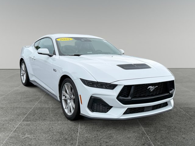 Used 2025 Ford Mustang GT Premium RWD image 6