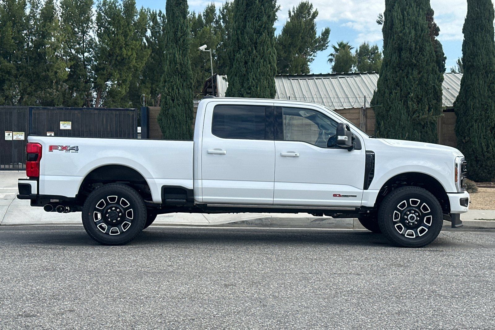 New 2026 Ford F250 Platinum AWD/4WD image 3