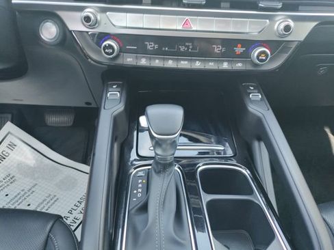 Used 2025 Kia Telluride S image 11
