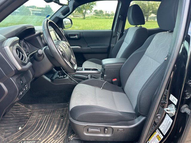 Used 2023 Toyota Tacoma TRD Off-Road w/ Technology Package AWD/4WD image 10