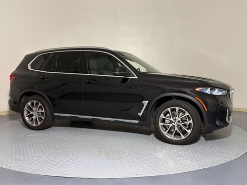 Used 2024 BMW X5 sDrive40i w/ Premium Package RWD image 4