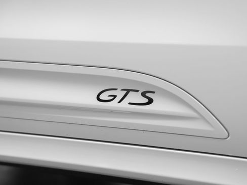 Certified 2025 Porsche Macan GTS image 15