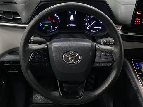 Used 2022 Toyota Sienna LE FWD image 14