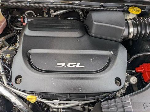 Certified 2018 Chrysler Pacifica Touring-L image 30