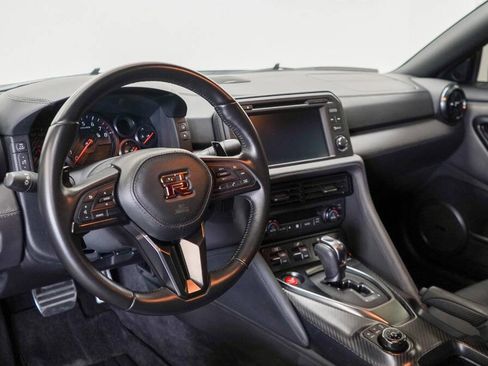 Used 2021 Nissan GT-R Premium image 42