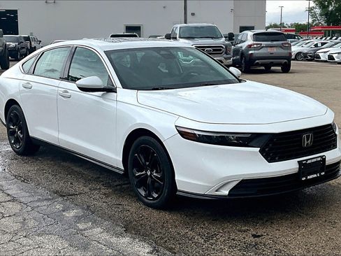 Used 2023 Honda Accord EX image 37