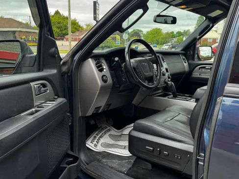 Used 2017 Ford Expedition EL XLT w/ Equipment Group 202A AWD/4WD image 13