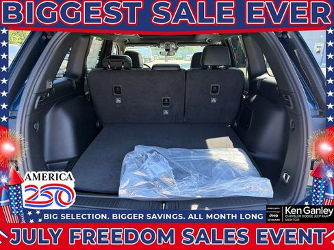 New 2026 Jeep Grand Cherokee Limited w/ Limited Altitude Package AWD/4WD image 24