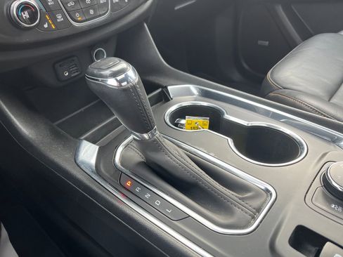 Used 2020 Chevrolet Traverse LT w/ LT Premium Package image 31