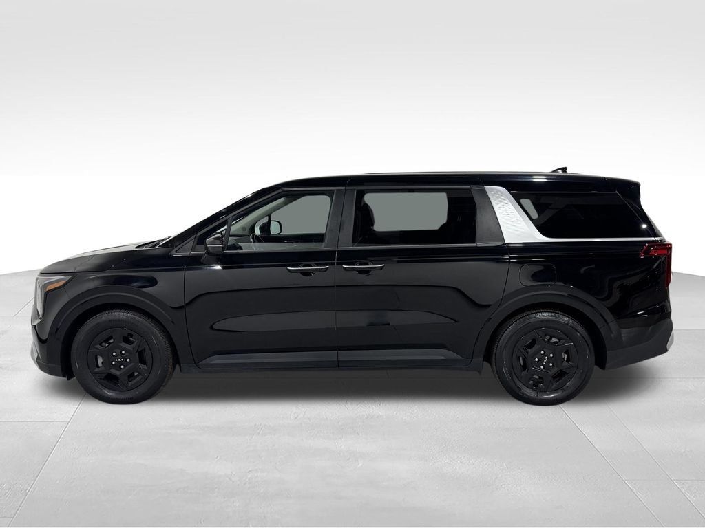 Used 2025 Kia Carnival FWD image 13