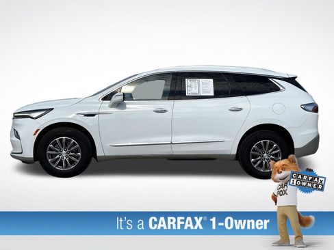 Used 2022 Buick Enclave Essence FWD image 2