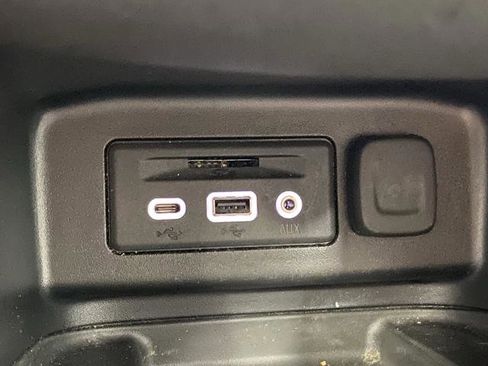 Used 2019 Chevrolet Equinox Premier image 22