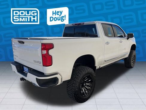 Used 2023 Chevrolet Silverado 1500 High Country w/ High Country Premium Package AWD/4WD image 6