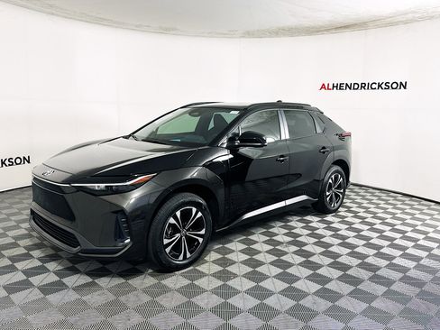 Used 2024 Toyota bZ4X XLE image 7