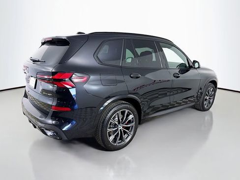 New 2026 BMW X5 xDrive40i w/ M Sport Package AWD/4WD image 7