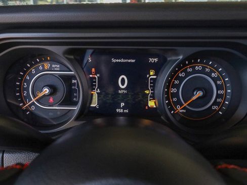 Used 2024 Jeep Gladiator Rubicon w/ Convenience Group image 26