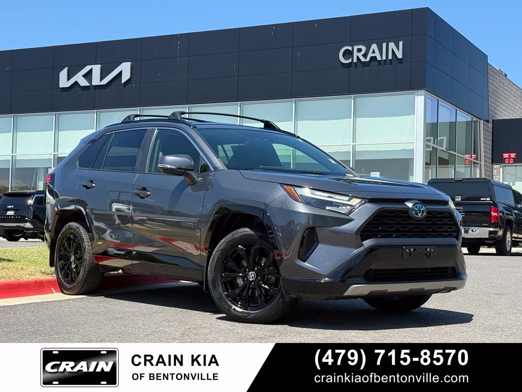 Used 2022 Toyota RAV4 SE AWD/4WD image 1