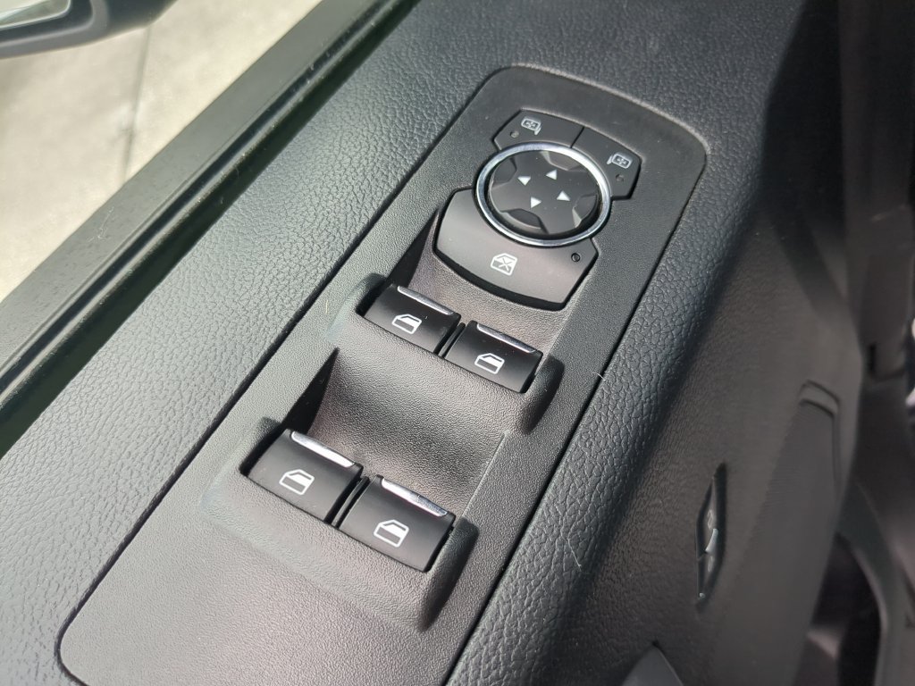 Used 2017 Ford F150 XLT w/ Equipment Group 302A Luxury AWD/4WD image 18