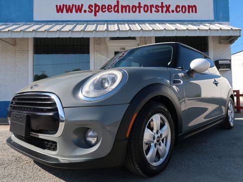 Used 2018 MINI Cooper 2-Door Hardtop FWD image 5