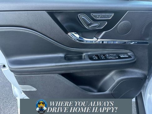 New 2026 Lincoln Corsair Premiere image 9