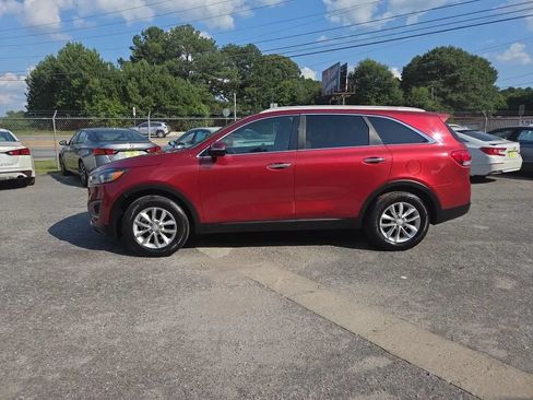 Used 2016 Kia Sorento FWD image 4