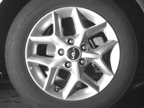 Used 2025 Kia Soul LX w/ LX Technology Package FWD image 13