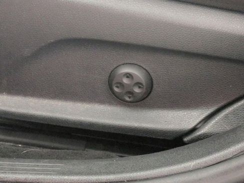 Used 2018 Mercedes-Benz E 300 image 12