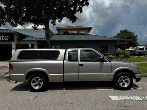 Used 2003 Chevrolet S10 Pickup LS RWD image 8