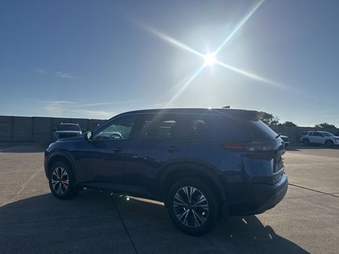 Certified 2023 Nissan Rogue SV FWD image 14