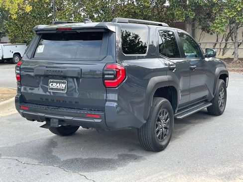 Used 2025 Toyota 4Runner SR5 AWD/4WD image 8