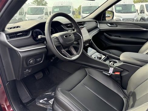 New 2025 Jeep Grand Cherokee Limited image 17