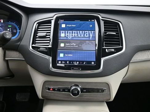 Used 2023 Volvo XC90 T8 Plus image 12