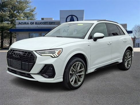 Used 2022 Audi Q3 2.0T Premium Plus w/ Premium Plus Package image 3