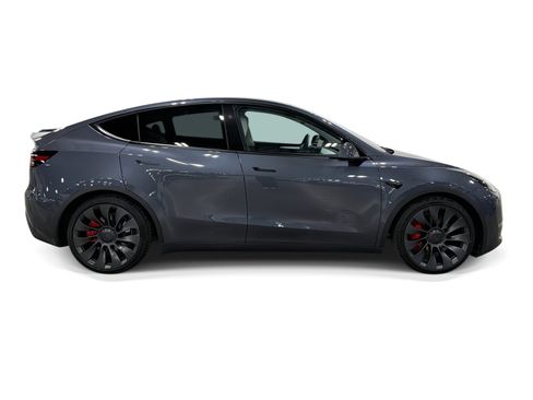 Certified 2023 Tesla Model Y Performance AWD/4WD image 7