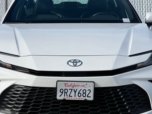 Used 2025 Toyota Camry SE FWD image 15