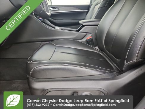 Used 2023 Jeep Grand Cherokee Limited w/ Black Appearance Package AWD/4WD image 19