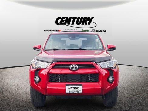 Used 2022 Toyota 4Runner SR5 AWD/4WD image 9