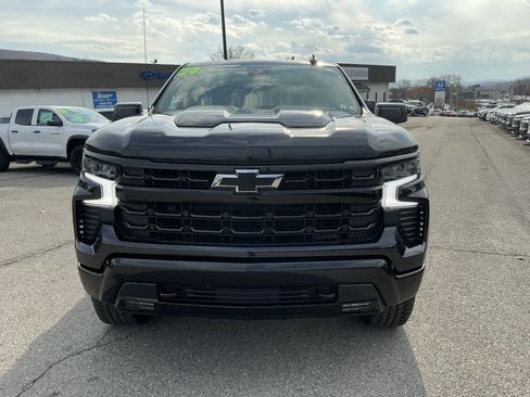 Used 2024 Chevrolet Silverado 1500 LT Trail Boss w/ Convenience Package II image 9