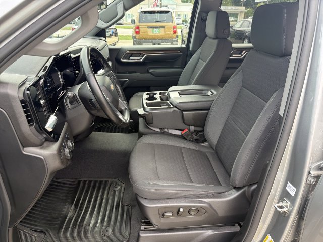 Used 2024 Chevrolet Silverado 1500 LT AWD/4WD image 20