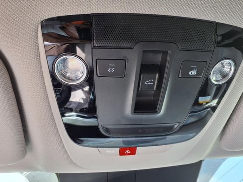 Used 2025 Kia Sorento S w/ Panoramic Sunroof Package image 21