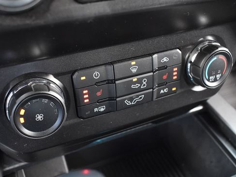 Used 2019 Ford F150 XLT w/ Equipment Group 302A Luxury AWD/4WD image 22